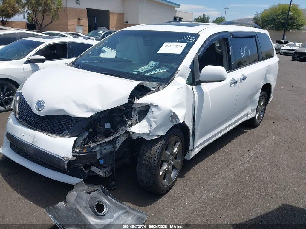 5TDXK3DC9ES413425 2014 TOYOTA SIENNA photo no. 2