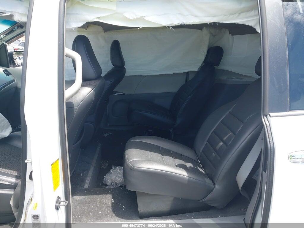 5TDXK3DC9ES413425 2014 TOYOTA SIENNA photo no. 8