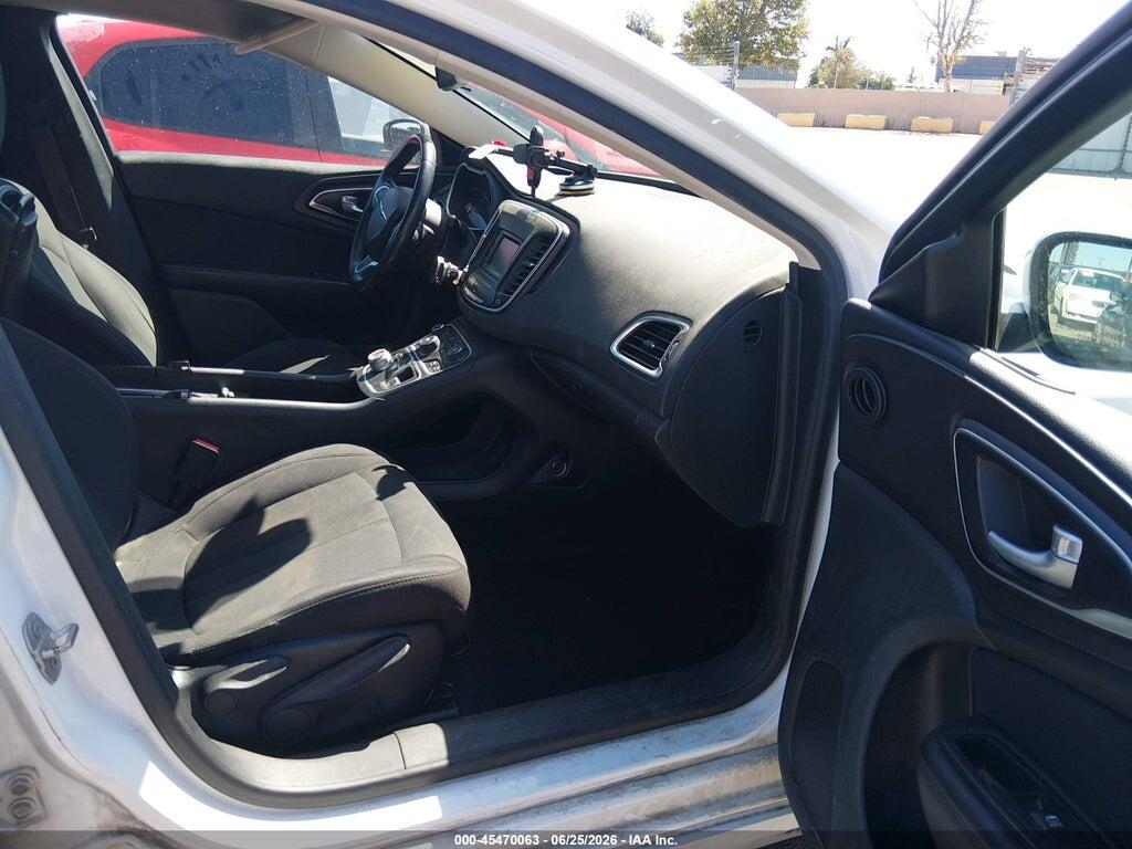 1C3CCCAB8GN160585 2016 CHRYSLER 200 photo no. 5