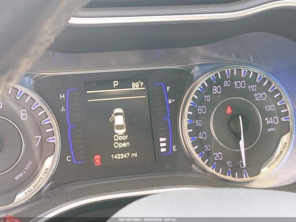 1C3CCCAB8GN160585 2016 CHRYSLER 200 photo no. 7