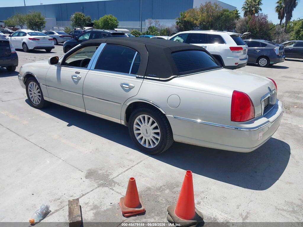 1LNHM81W25Y627697 2005 LINCOLN TOWN CAR photo no. 3
