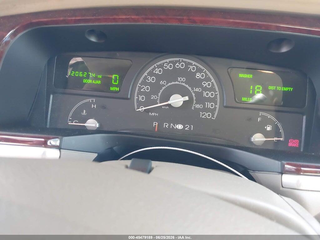 1LNHM81W25Y627697 2005 LINCOLN TOWN CAR photo no. 7