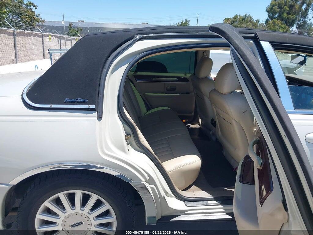 1LNHM81W25Y627697 2005 LINCOLN TOWN CAR photo no. 8