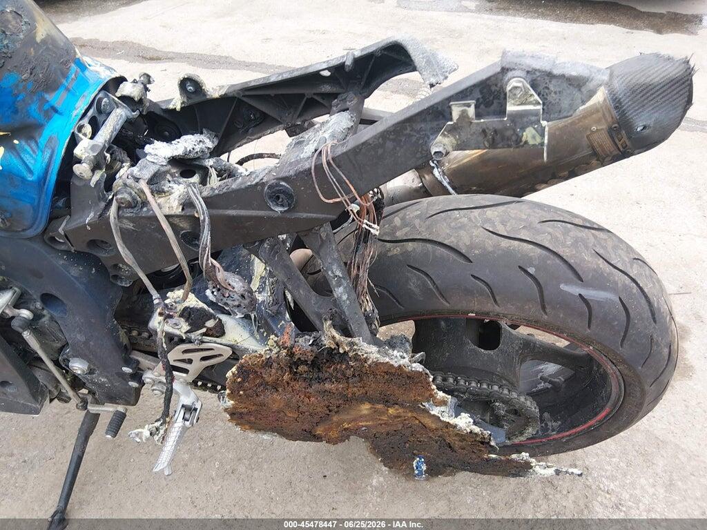 JS1GT78A6D2102399 2013 SUZUKI GSX-R1000 photo no. 11