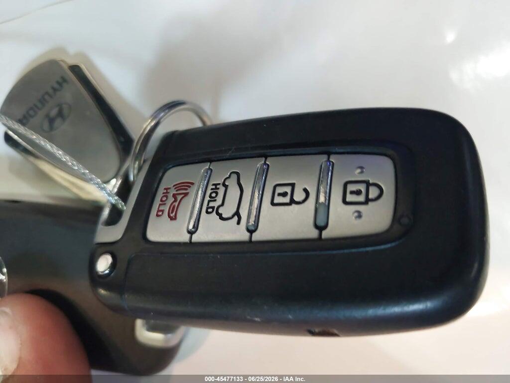 KMHTC6AE9GU292327 2016 HYUNDAI VELOSTER photo no. 11