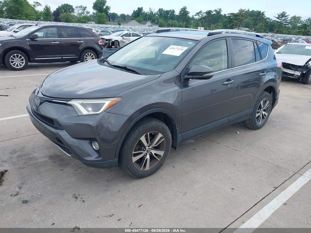 JTMRFREV0HJ172355 2017 TOYOTA RAV4 photo no. 2