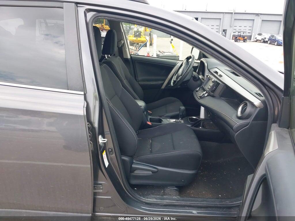 JTMRFREV0HJ172355 2017 TOYOTA RAV4 photo no. 5