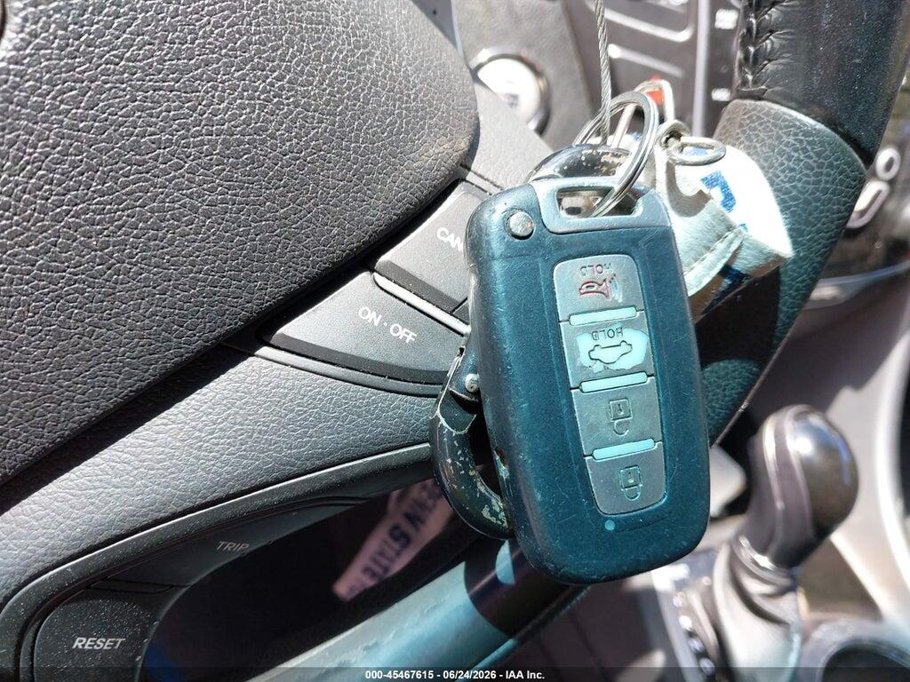 5NPEC4AC2BH001427 2011 HYUNDAI SONATA photo no. 11