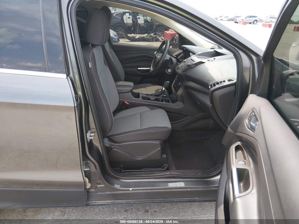 1FMCU0GD6HUC79304 2017 FORD ESCAPE photo no. 5