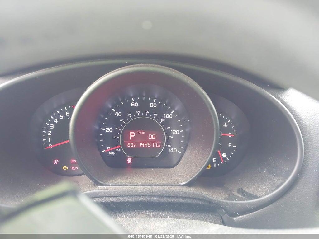 KNDJN2A23G7396945 2016 KIA SOUL photo no. 7