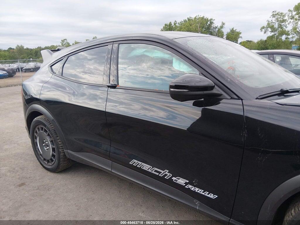 2025 FORD MUSTANG MACH-E GT — Фото 13 из 16