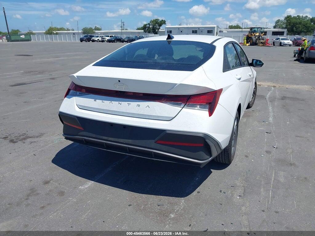 KMHLM4DG5RU719116 2024 HYUNDAI ELANTRA photo no. 4