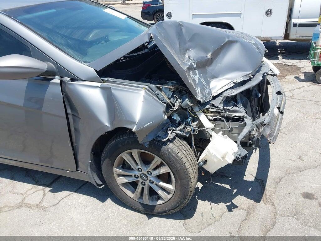 5NPEB4AC5BH174216 2011 HYUNDAI SONATA photo no. 12
