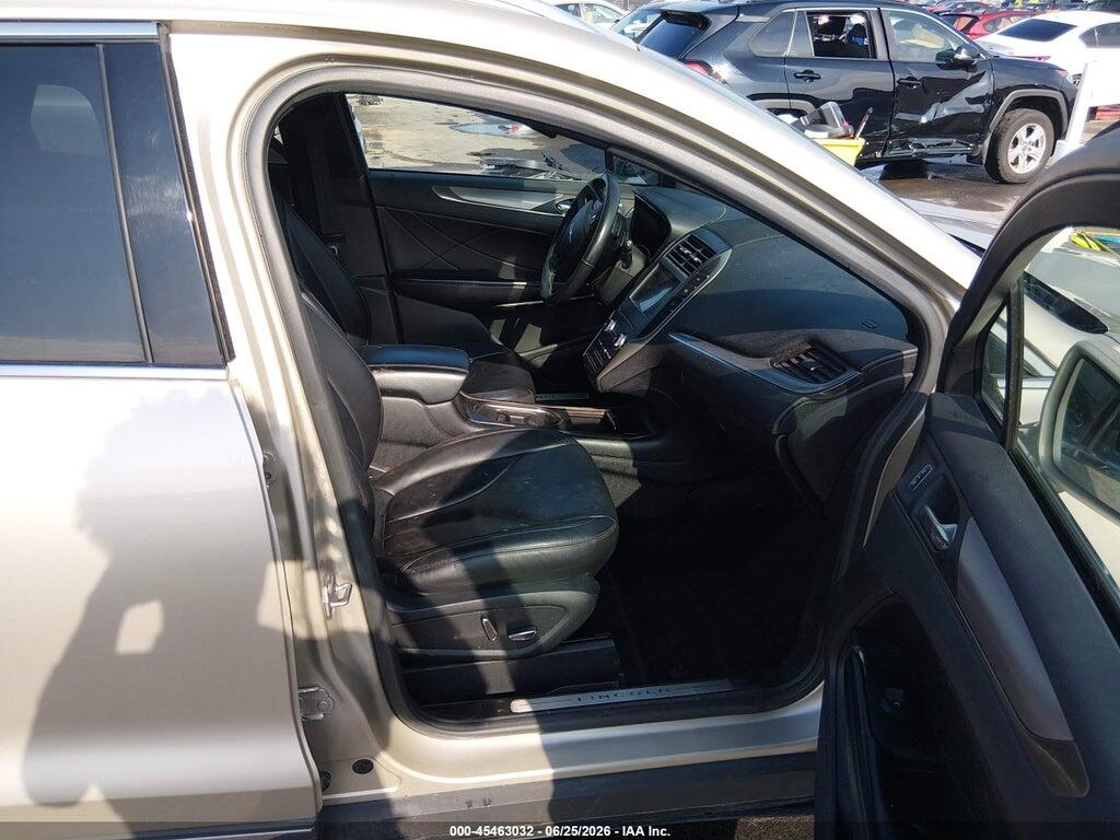 5LMCJ1C95HUL22219 2017 LINCOLN MKC photo no. 5
