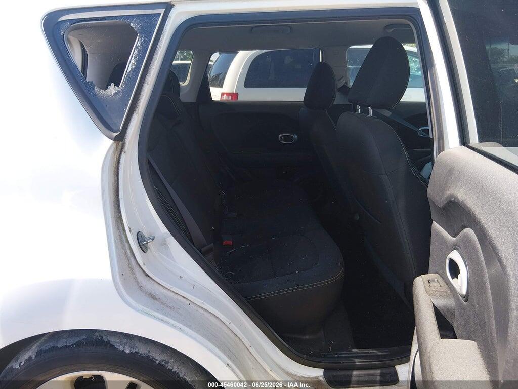 KNDJP3A59G7241116 2016 KIA SOUL photo no. 8