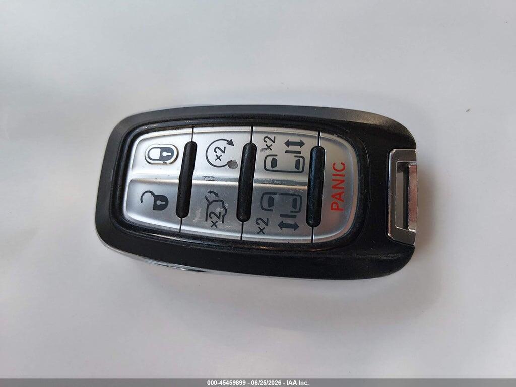 2C4RC1BG8JR235140 2018 CHRYSLER PACIFICA photo no. 11