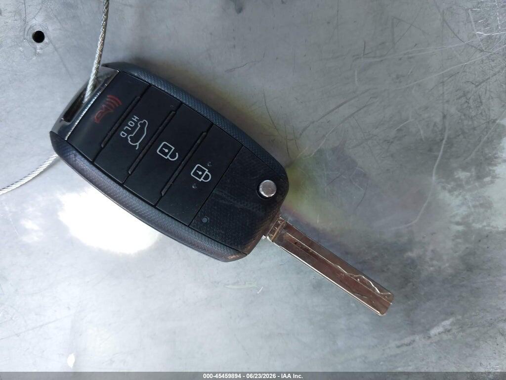 KNDJP3A50J7564767 2018 KIA SOUL photo no. 11