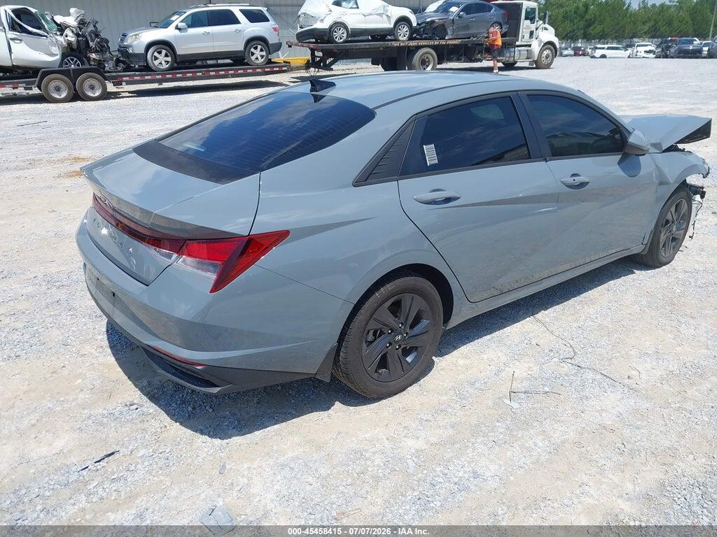 KMHLM4AG3NU322082 2022 HYUNDAI ELANTRA photo no. 4