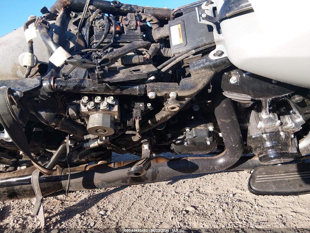 1HD1KB71XRB663066 2024 HARLEY-DAVIDSON FLHX photo no. 8
