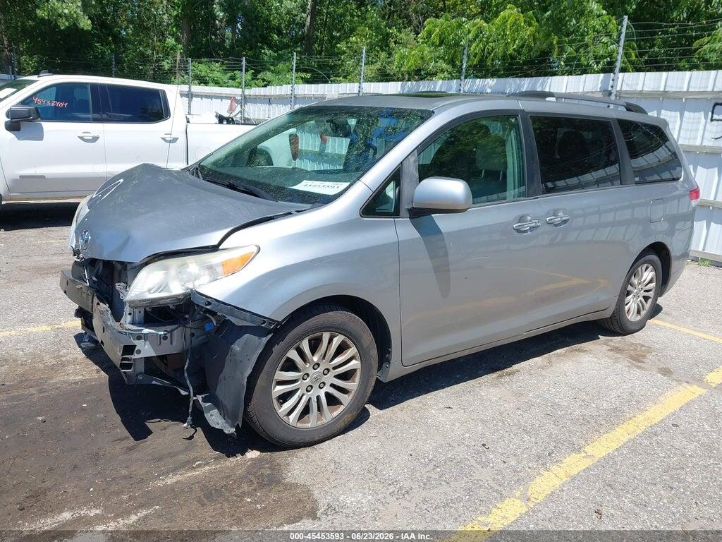 5TDYK3DCXDS335112 2013 TOYOTA SIENNA photo no. 2
