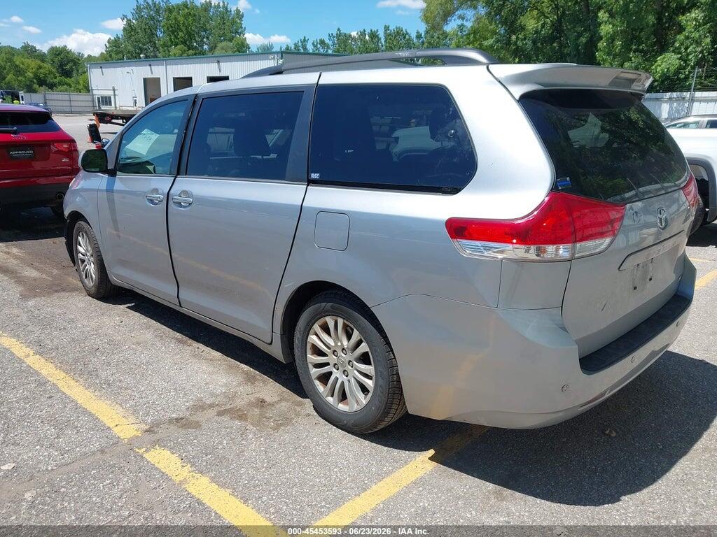 5TDYK3DCXDS335112 2013 TOYOTA SIENNA photo no. 3