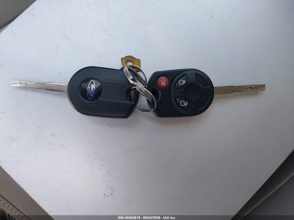 1FMCU0GD8HUD24498 2017 FORD ESCAPE photo no. 11