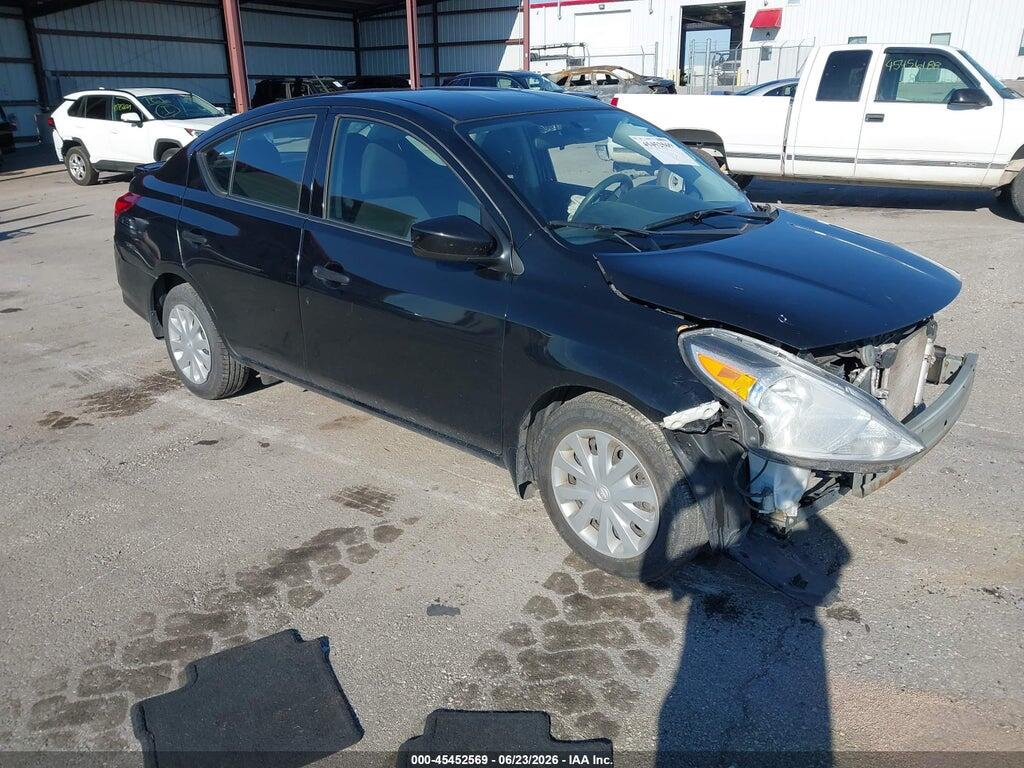 3N1CN7AP4JL839529 2018 NISSAN VERSA photo no. 1