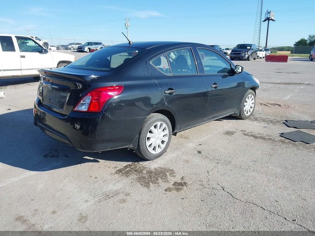 3N1CN7AP4JL839529 2018 NISSAN VERSA photo no. 4