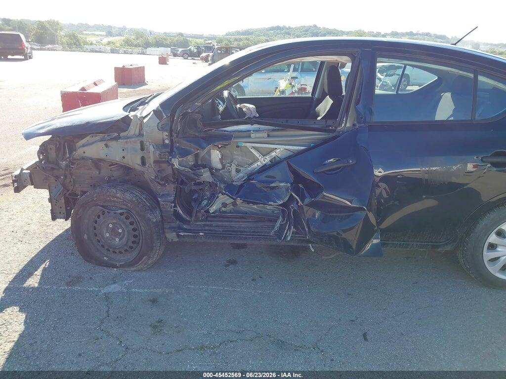 3N1CN7AP4JL839529 2018 NISSAN VERSA photo no. 6