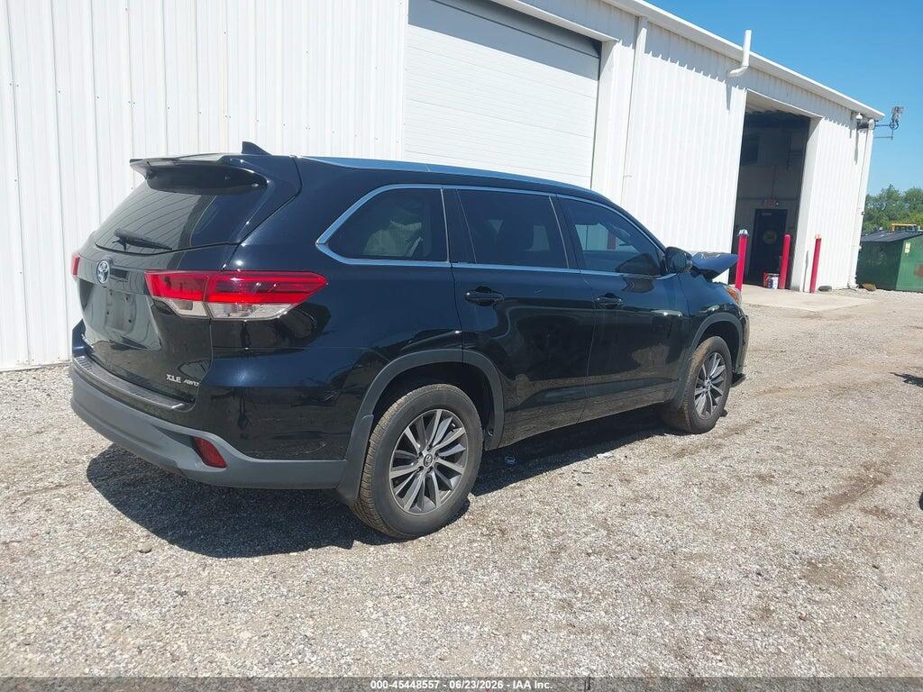 5TDJZRFH5HS397807 2017 TOYOTA HIGHLANDER photo no. 4