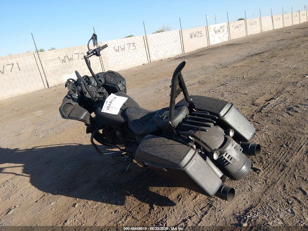 1HD1KHM16BB631874 2011 HARLEY-DAVIDSON FLTRX photo no. 3