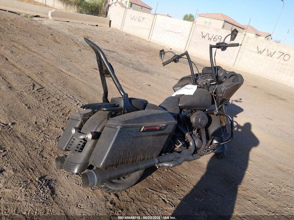 1HD1KHM16BB631874 2011 HARLEY-DAVIDSON FLTRX photo no. 4
