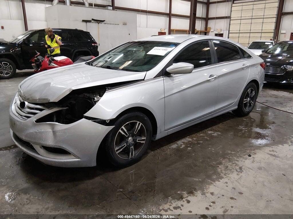 5NPEB4AC8DH517989 2013 HYUNDAI SONATA photo no. 2