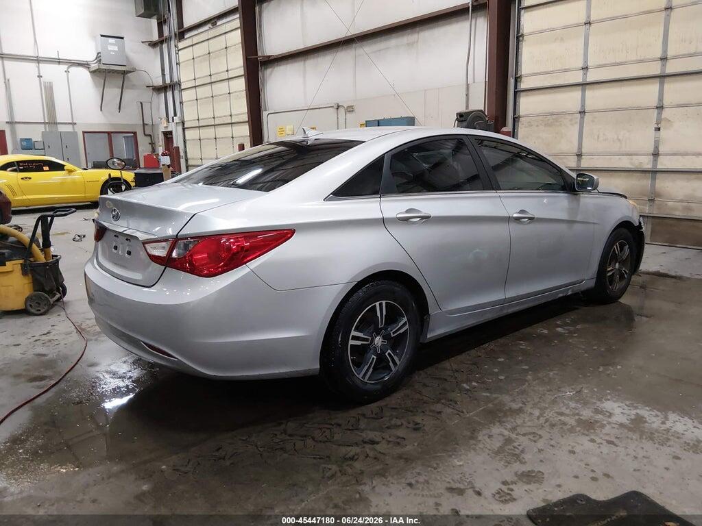 5NPEB4AC8DH517989 2013 HYUNDAI SONATA photo no. 4