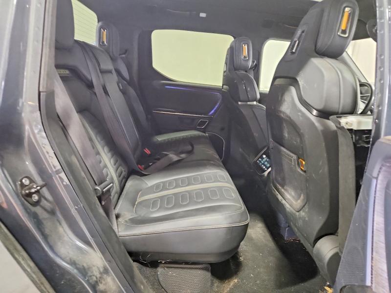 2022 RIVIAN R1T ADVENTURE — Фото 10 из 13