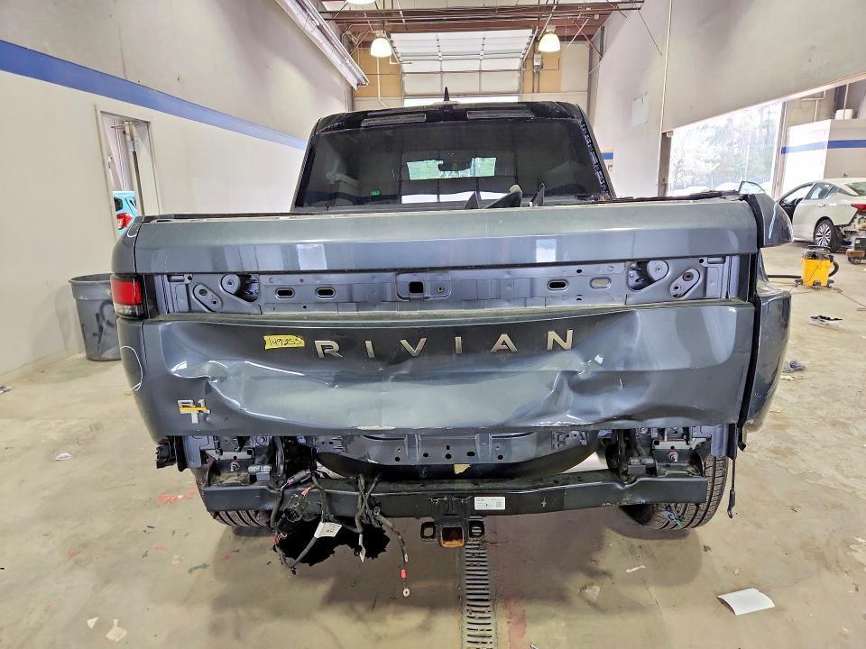 2022 RIVIAN R1T ADVENTURE — Фото 6 из 13