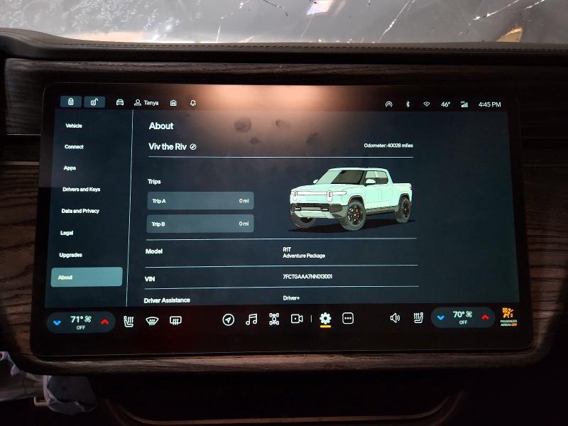 2022 RIVIAN R1T ADVENTURE — Фото 9 из 13