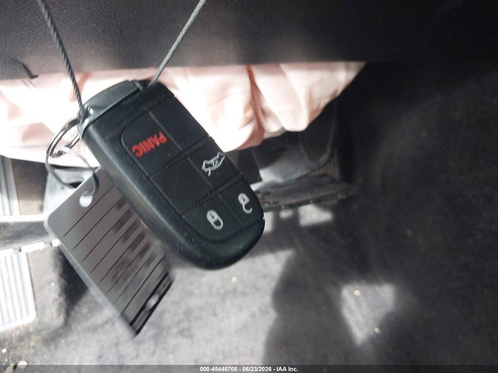 2C3CCAAG9GH141911 2016 CHRYSLER 300 photo no. 11