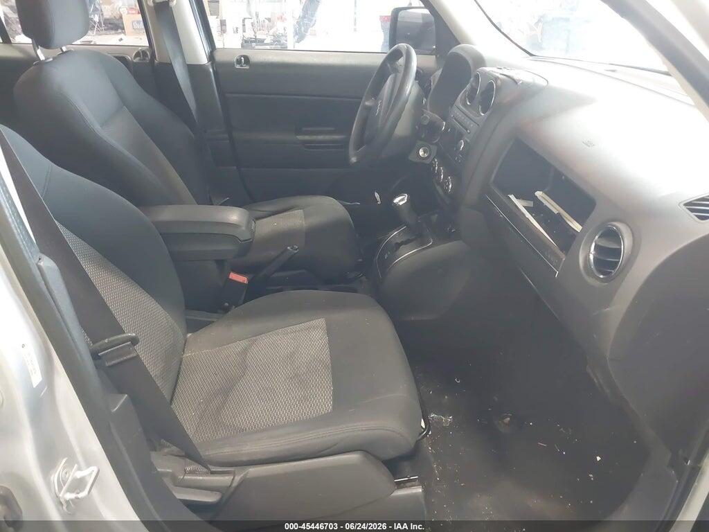 1J4NF2GB8AD530700 2010 JEEP PATRIOT photo no. 5