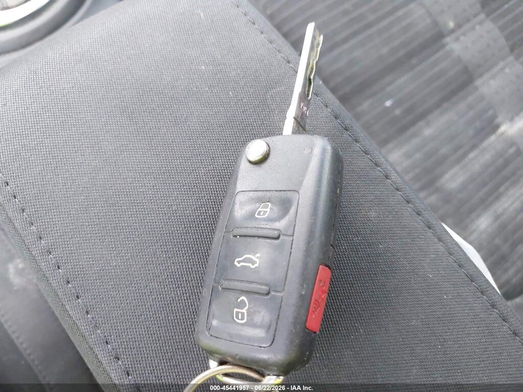 3VWVS7ATXEM631308 2014 VOLKSWAGEN BEETLE photo no. 11