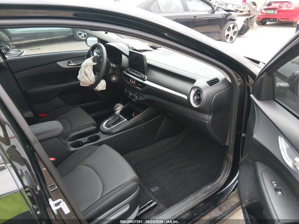 3KPF24AD3RE827640 2024 KIA FORTE photo no. 5