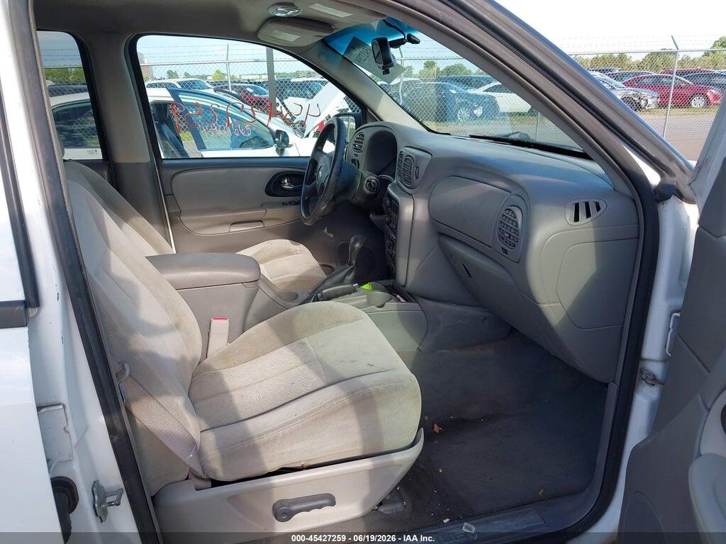 1GNDT13S452332313 2005 CHEVROLET TRAILBLAZER photo no. 5