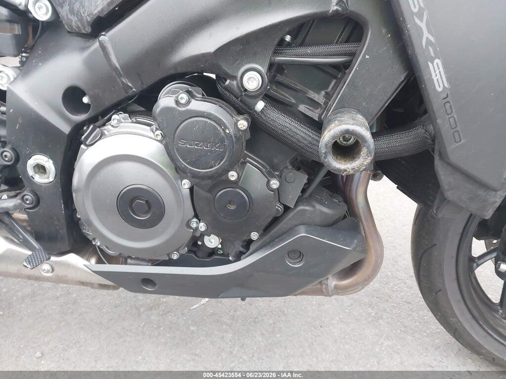 JS1EK11B6P7100220 2023 SUZUKI GSX-S1000 photo no. 8