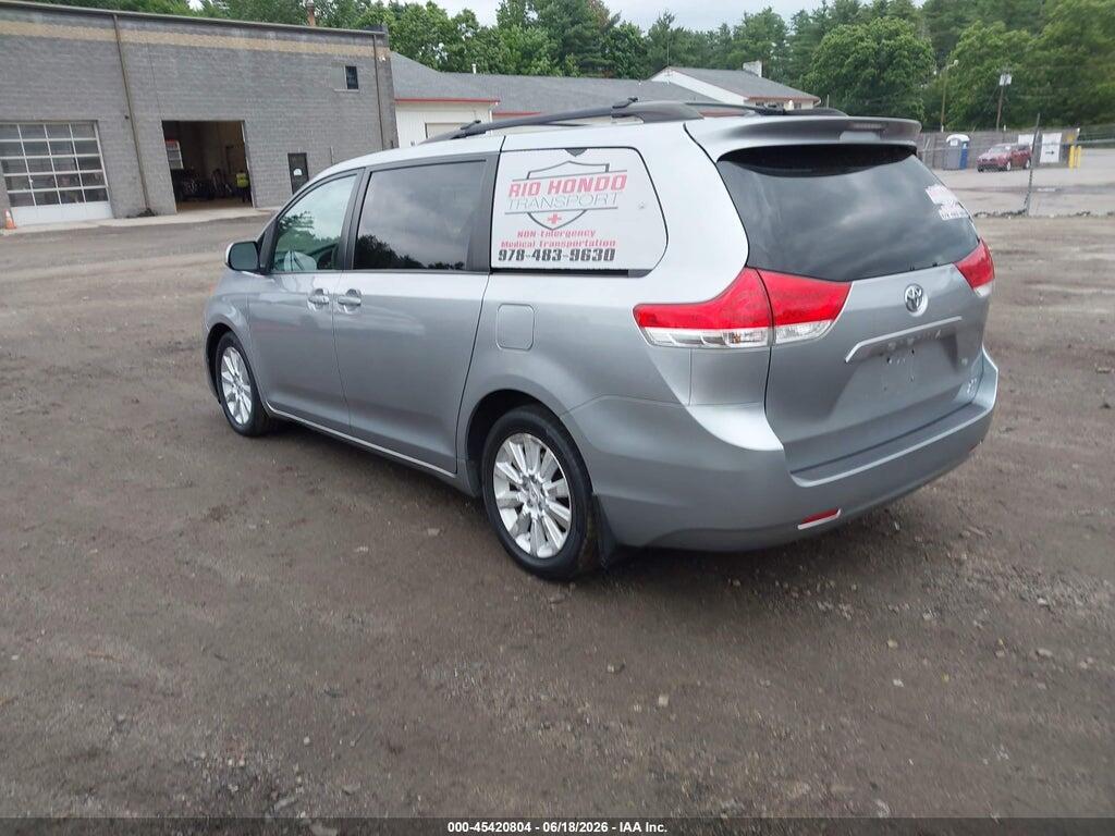 5TDDK3DC1BS012174 2011 TOYOTA SIENNA photo no. 3