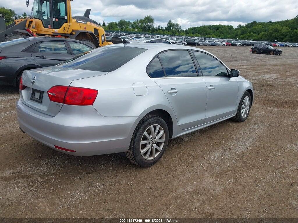 3VWD07AJ9EM300073 2014 VOLKSWAGEN JETTA photo no. 4
