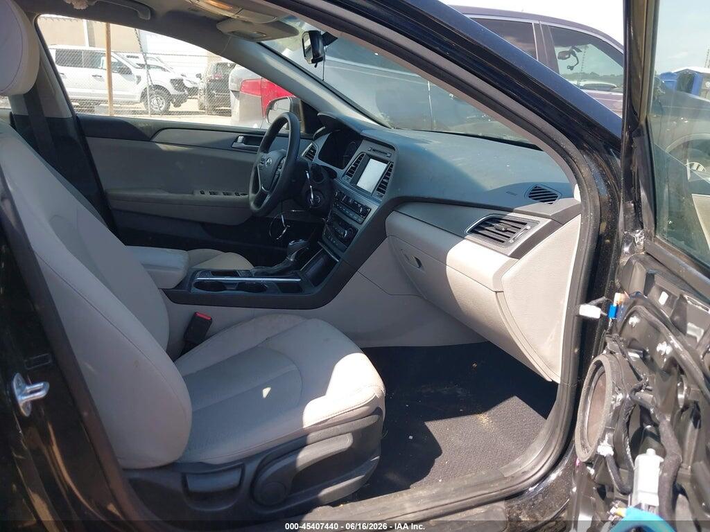 5NPE24AF3HH582801 2017 HYUNDAI SONATA photo no. 5