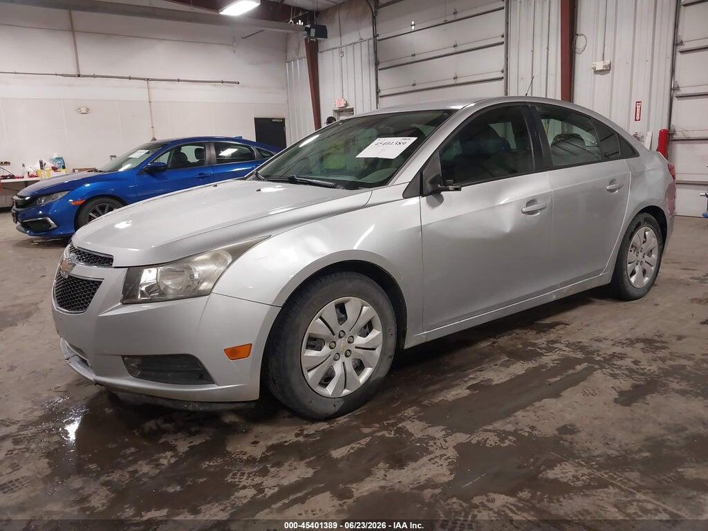 1G1PB5SH2E7157609 2014 CHEVROLET CRUZE photo no. 2
