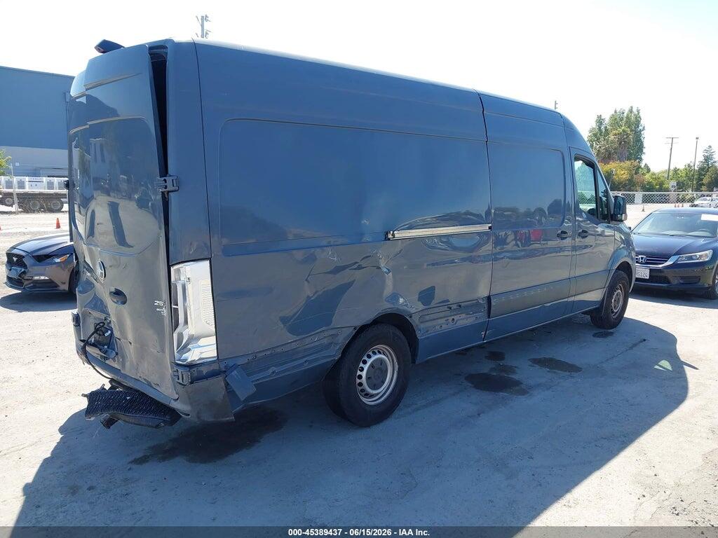 WD4PF1CD6KP147196 2019 MERCEDES-BENZ SPRINTER 2500 photo no. 4