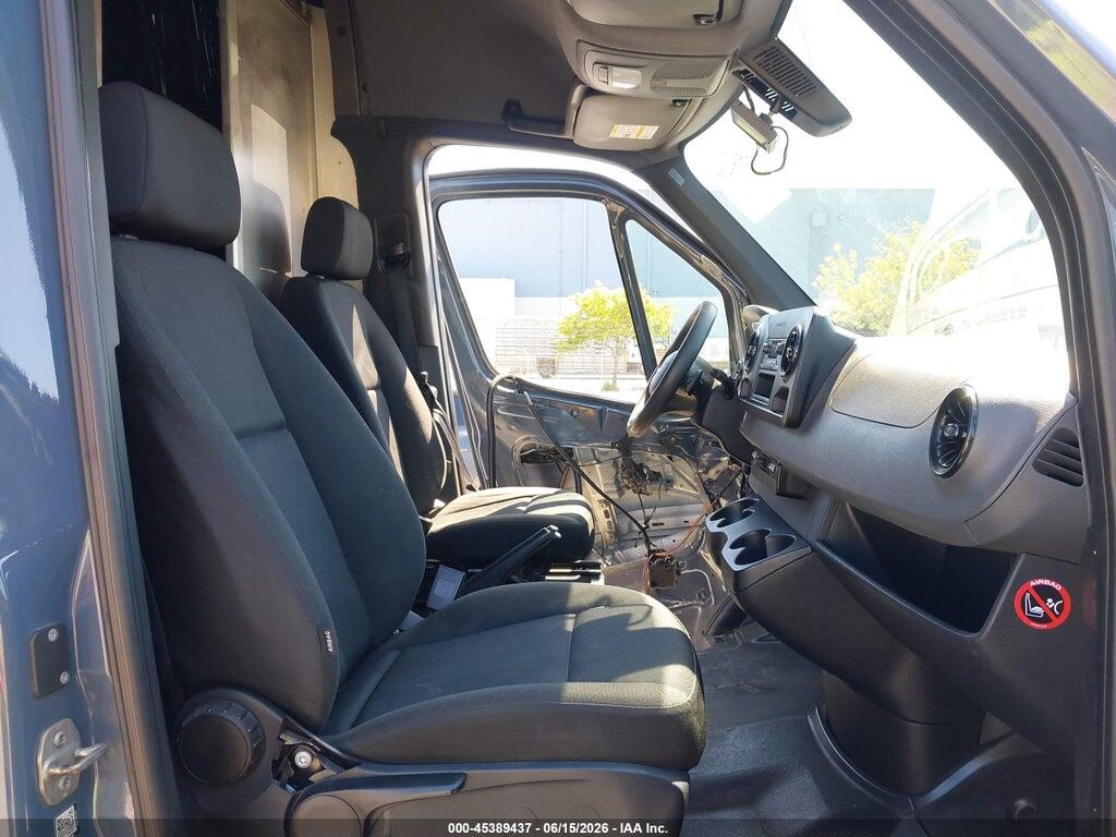 WD4PF1CD6KP147196 2019 MERCEDES-BENZ SPRINTER 2500 photo no. 5