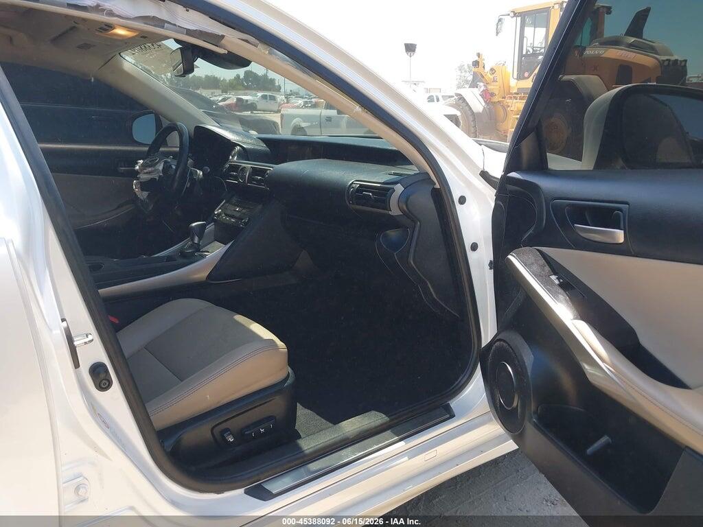 JTHBA1D27H5058725 2017 LEXUS IS 200T photo no. 5